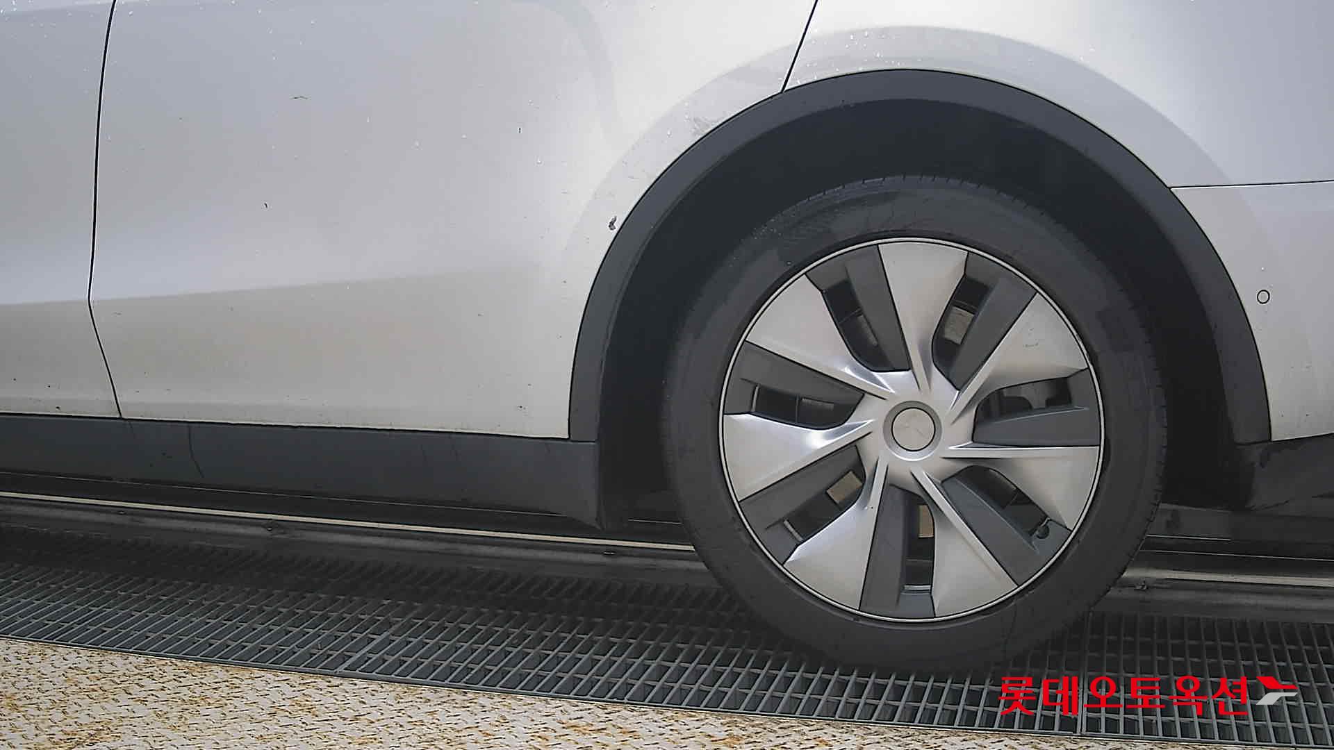 2022 - tesla model y