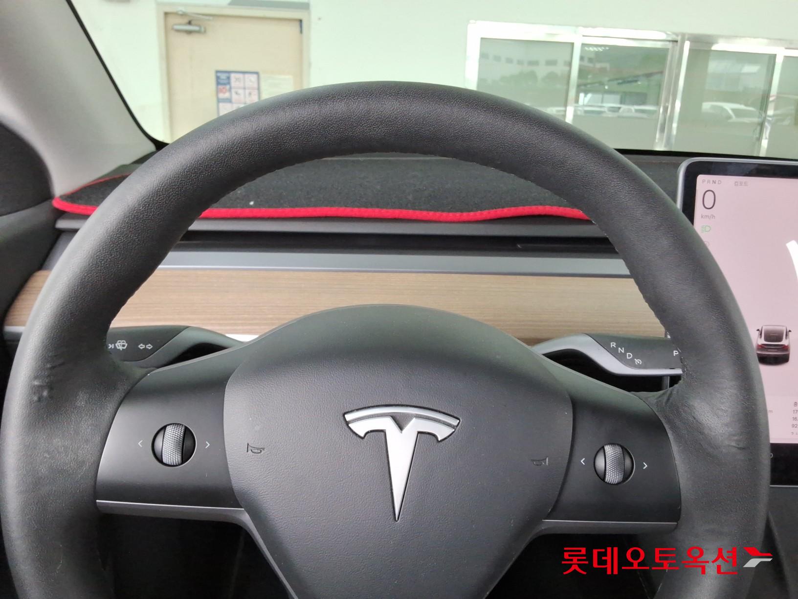 2022 - tesla model y