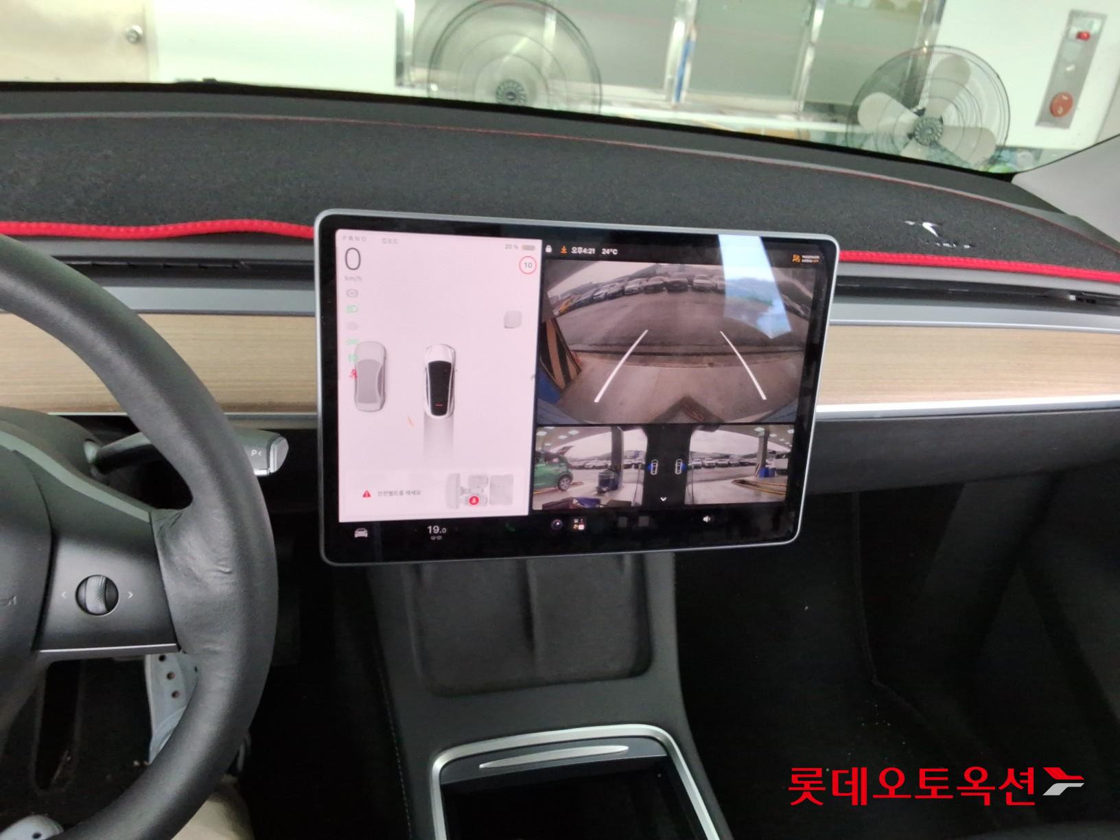 2022 - tesla model y
