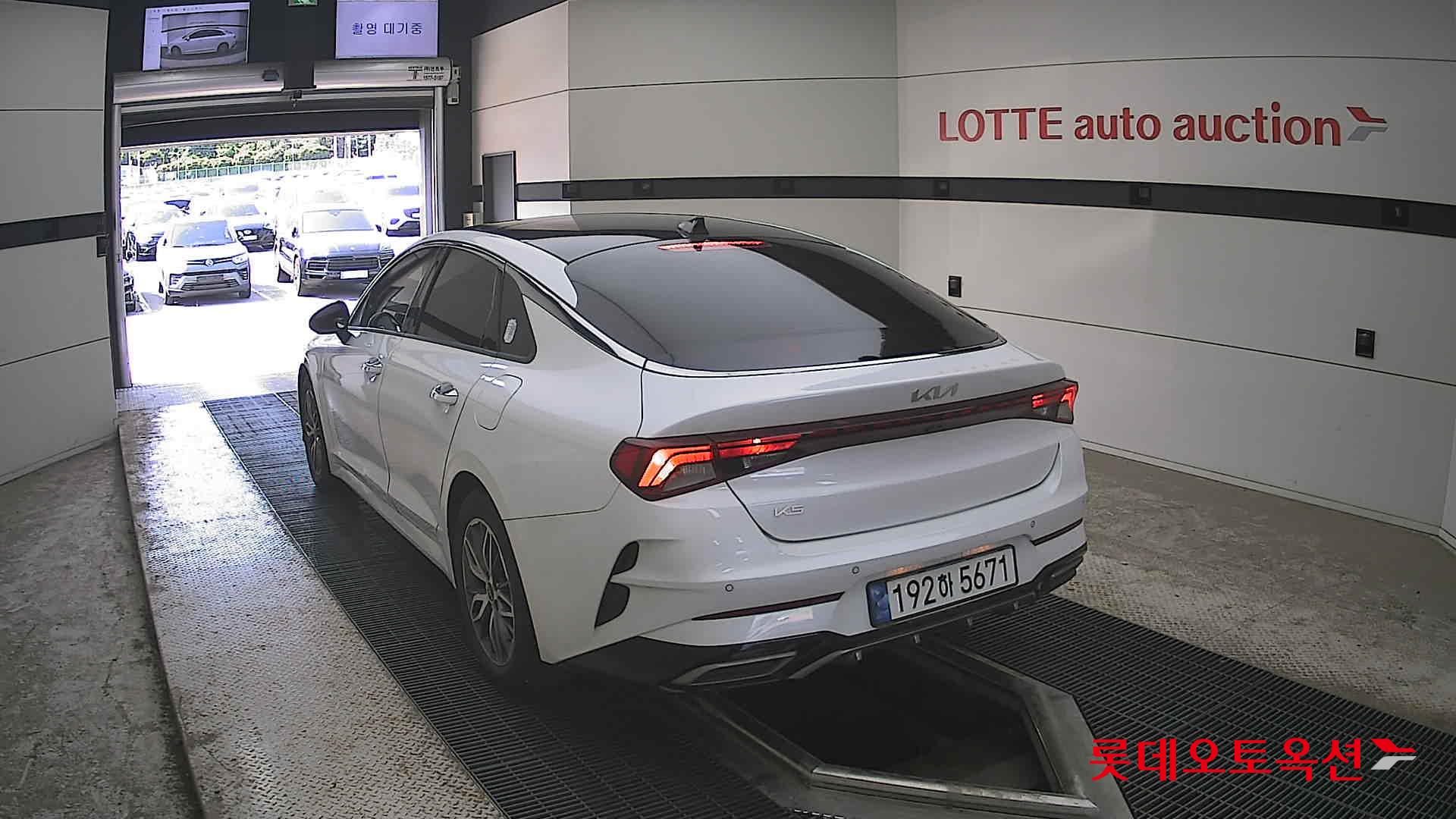 Kia K5 - 16