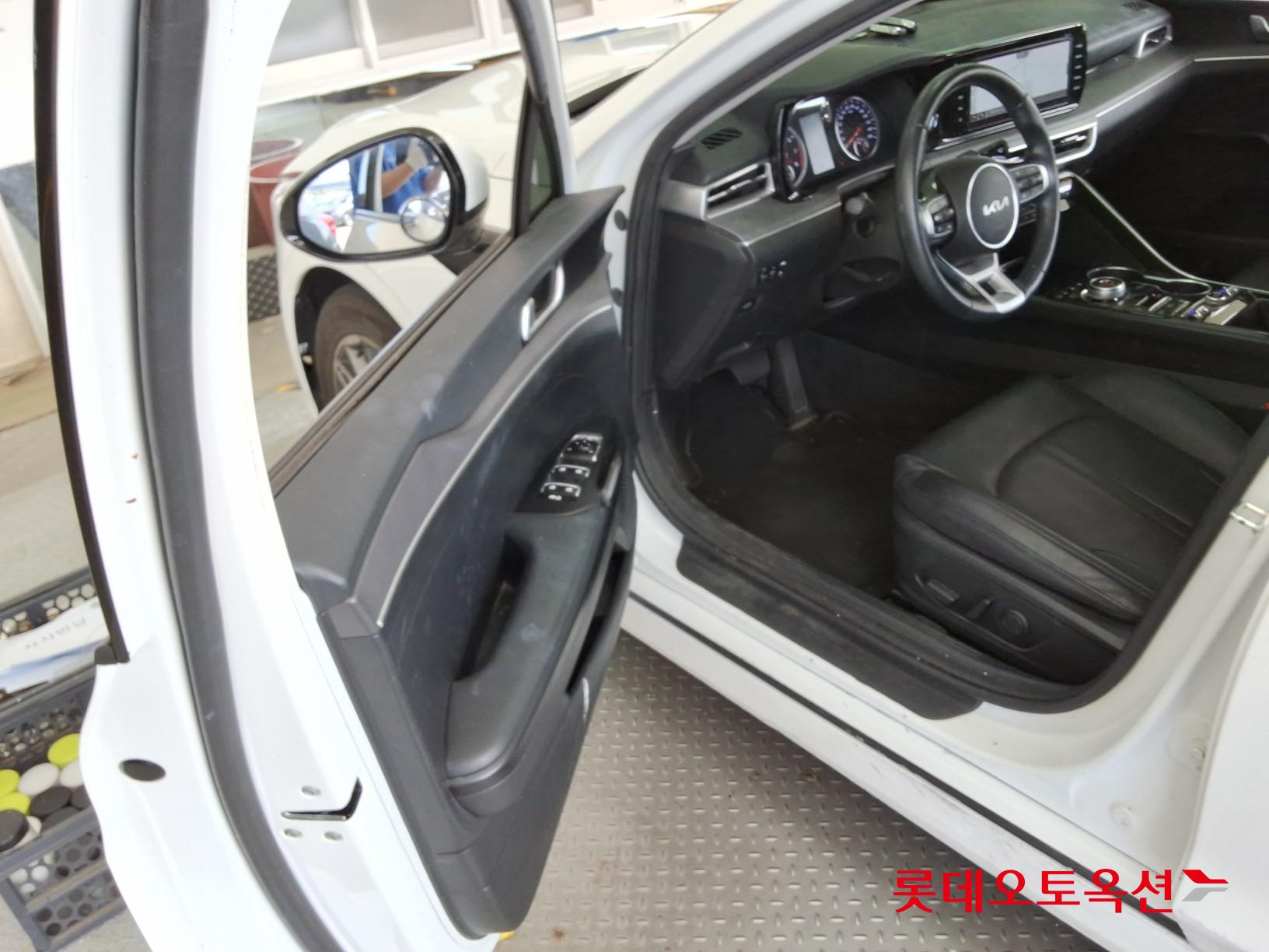 Kia K5 - 37
