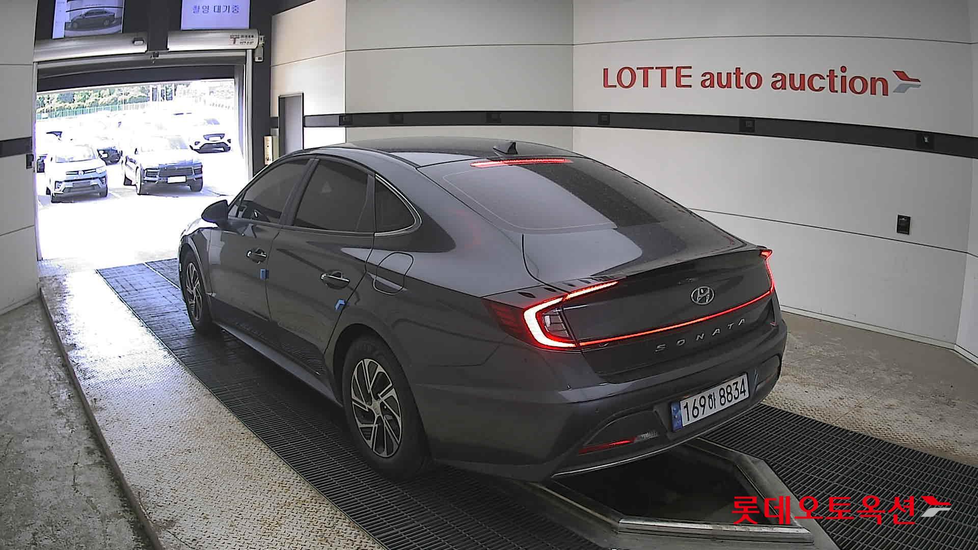 Hyundai Sonata - 4