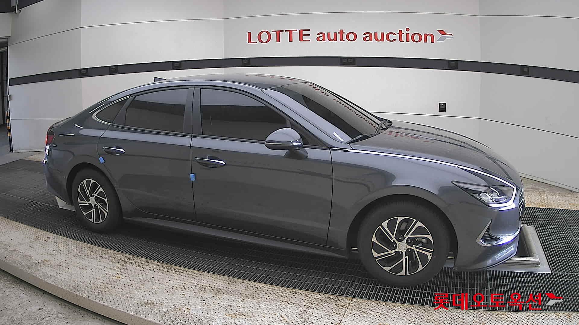 Hyundai Sonata - 22