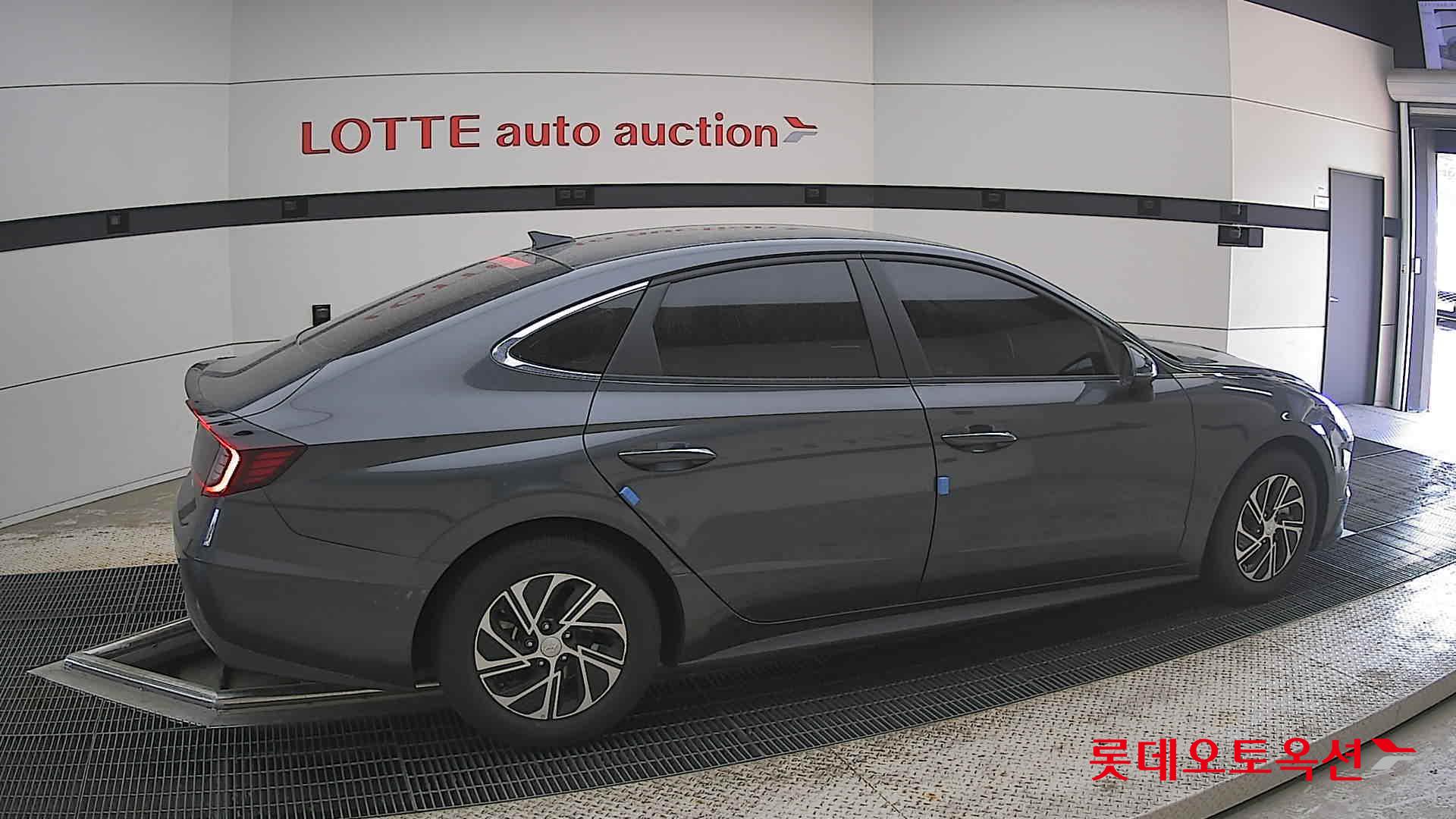 Hyundai Sonata - 20
