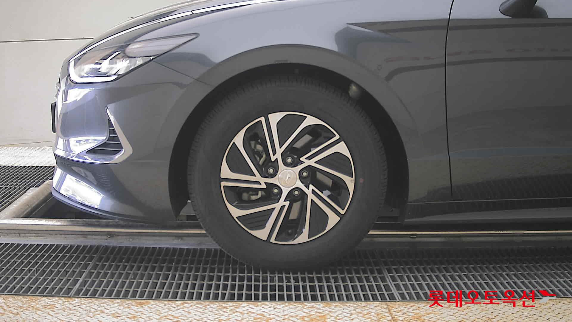 Hyundai Sonata - 25