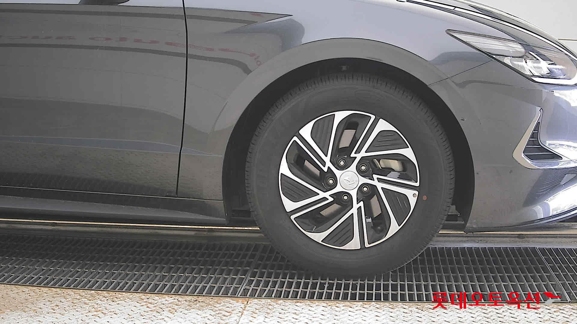 Hyundai Sonata - 27