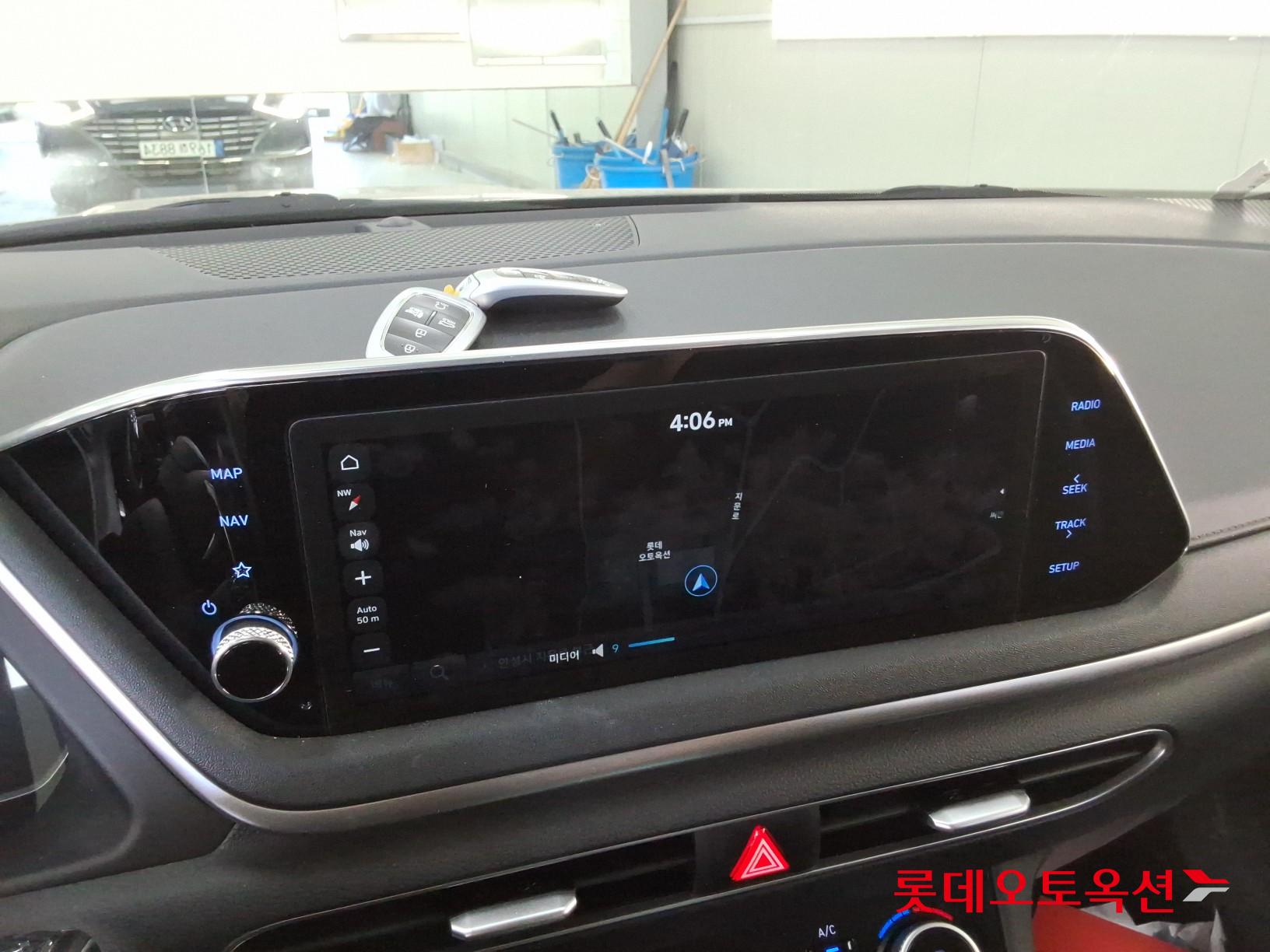 Hyundai Sonata - 32
