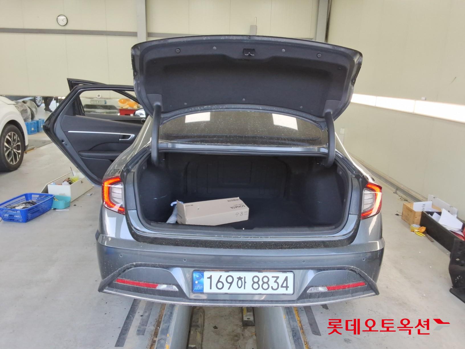 Hyundai Sonata - 9