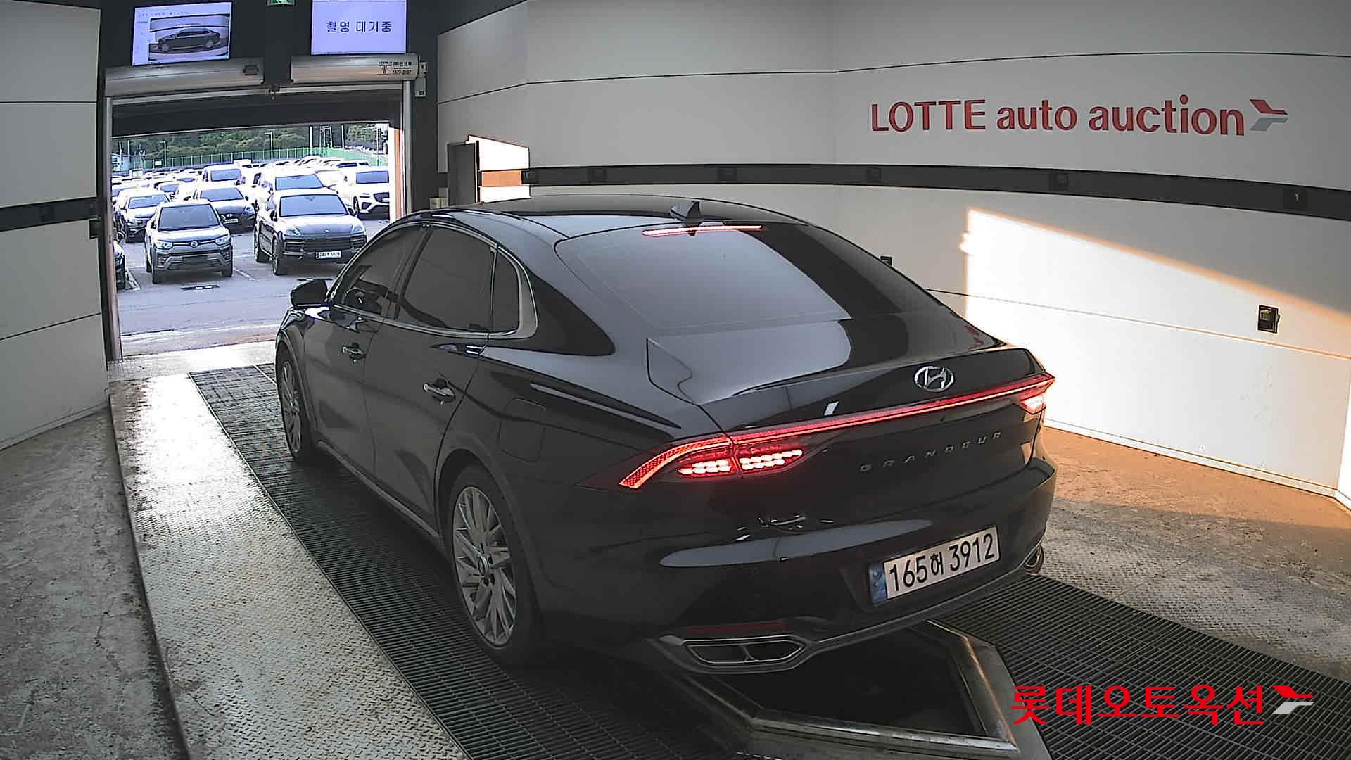 Hyundai Grandeur - 16