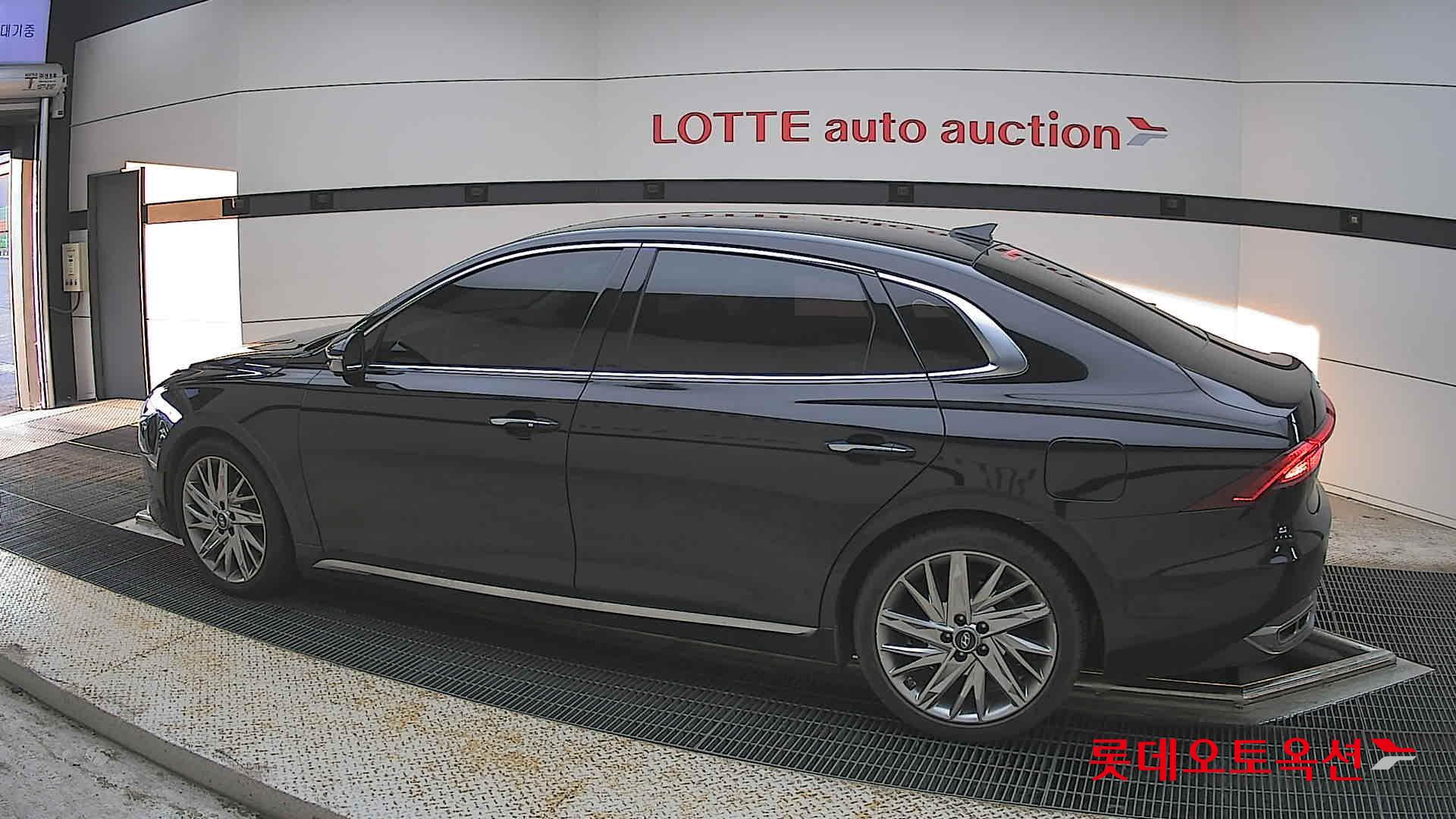 Hyundai Grandeur - 14