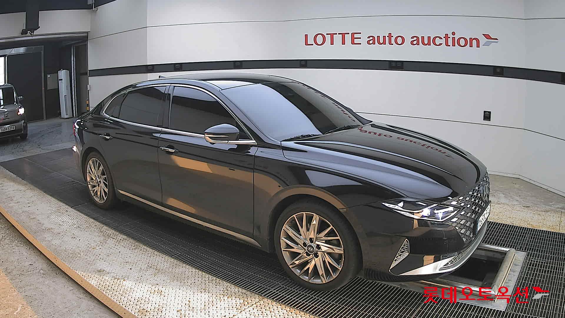 Hyundai Grandeur - 23