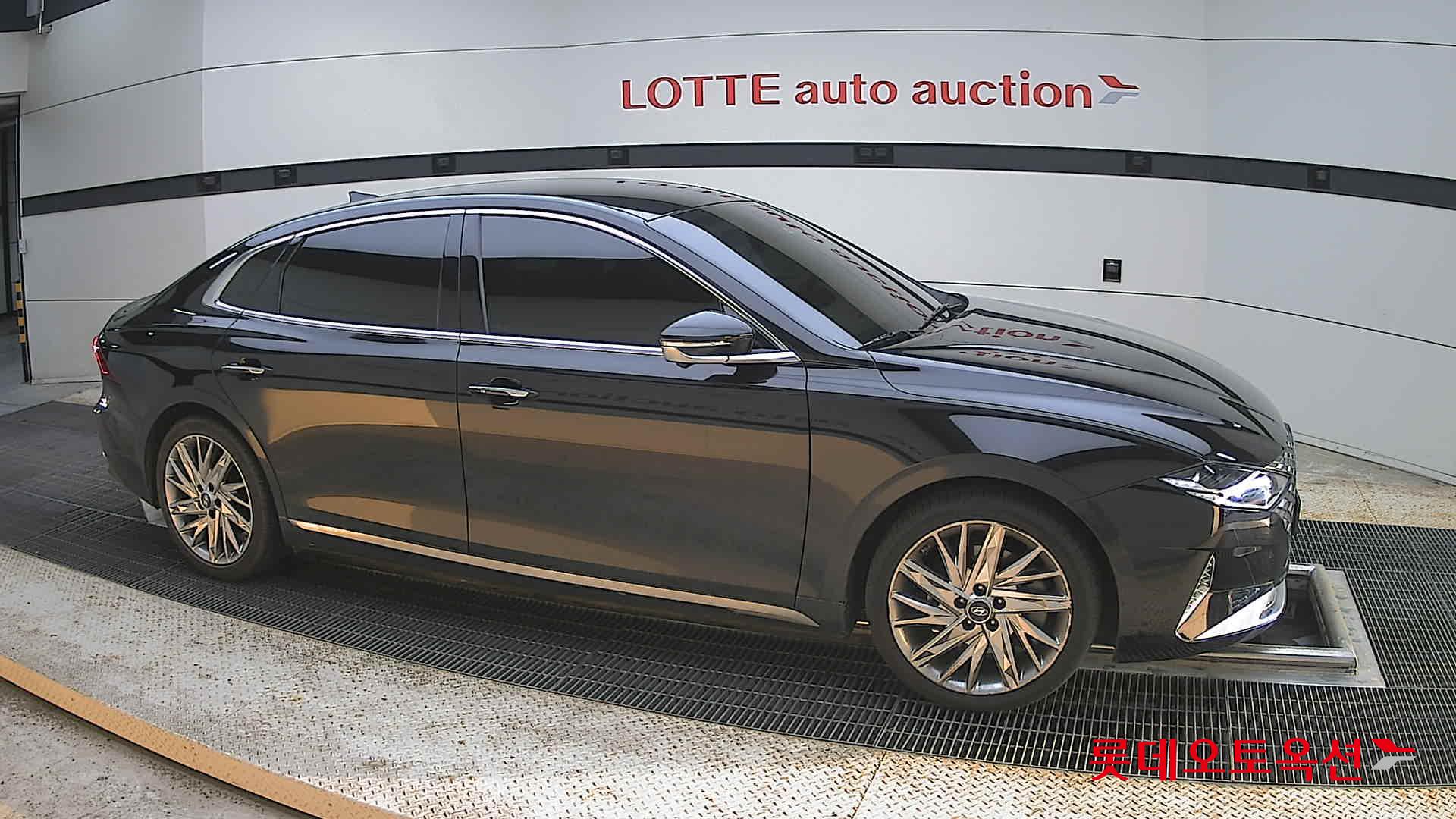 Hyundai Grandeur - 22