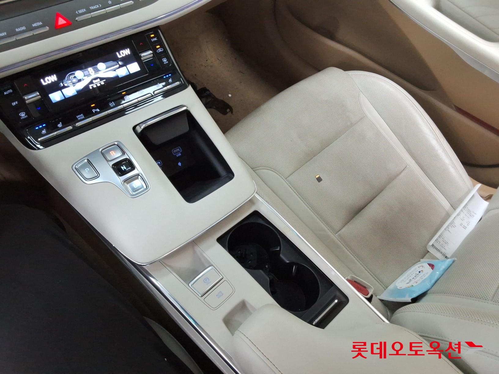 Hyundai Grandeur - 34
