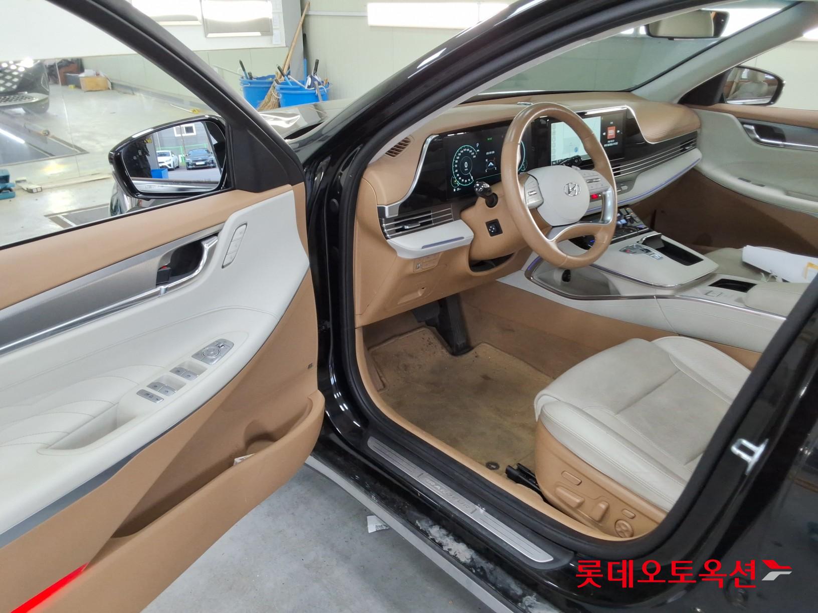 Hyundai Grandeur - 35