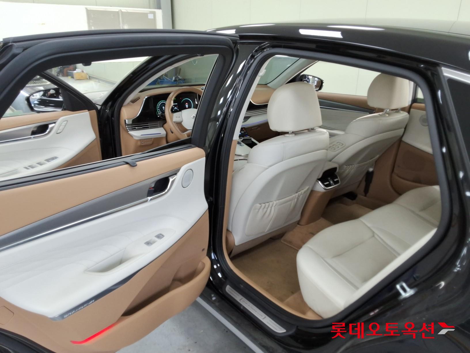 Hyundai Grandeur - 37