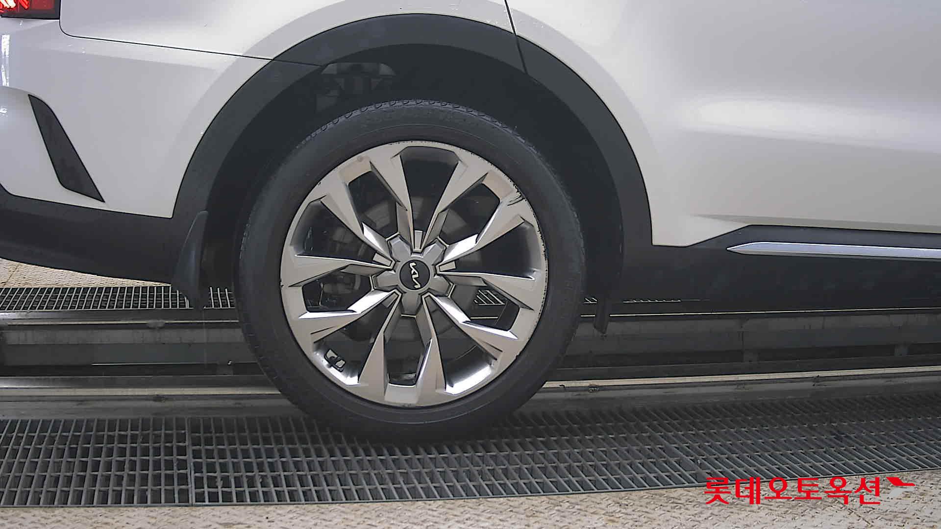 Kia Sorento - 28