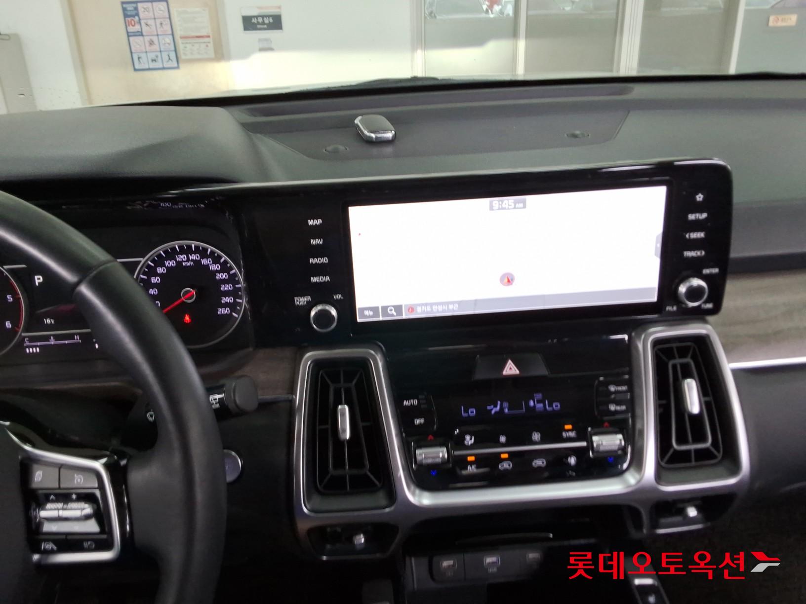 Kia Sorento - 32