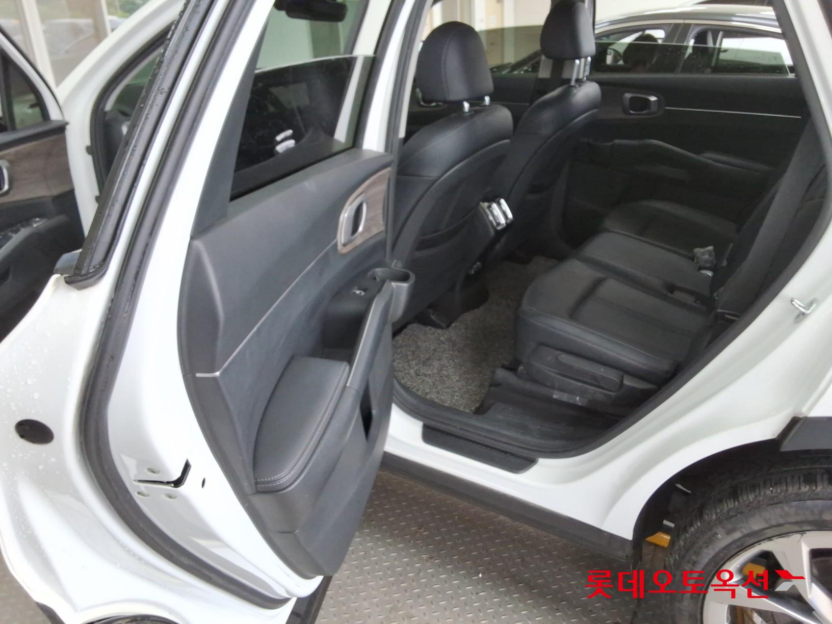 Kia Sorento - 38