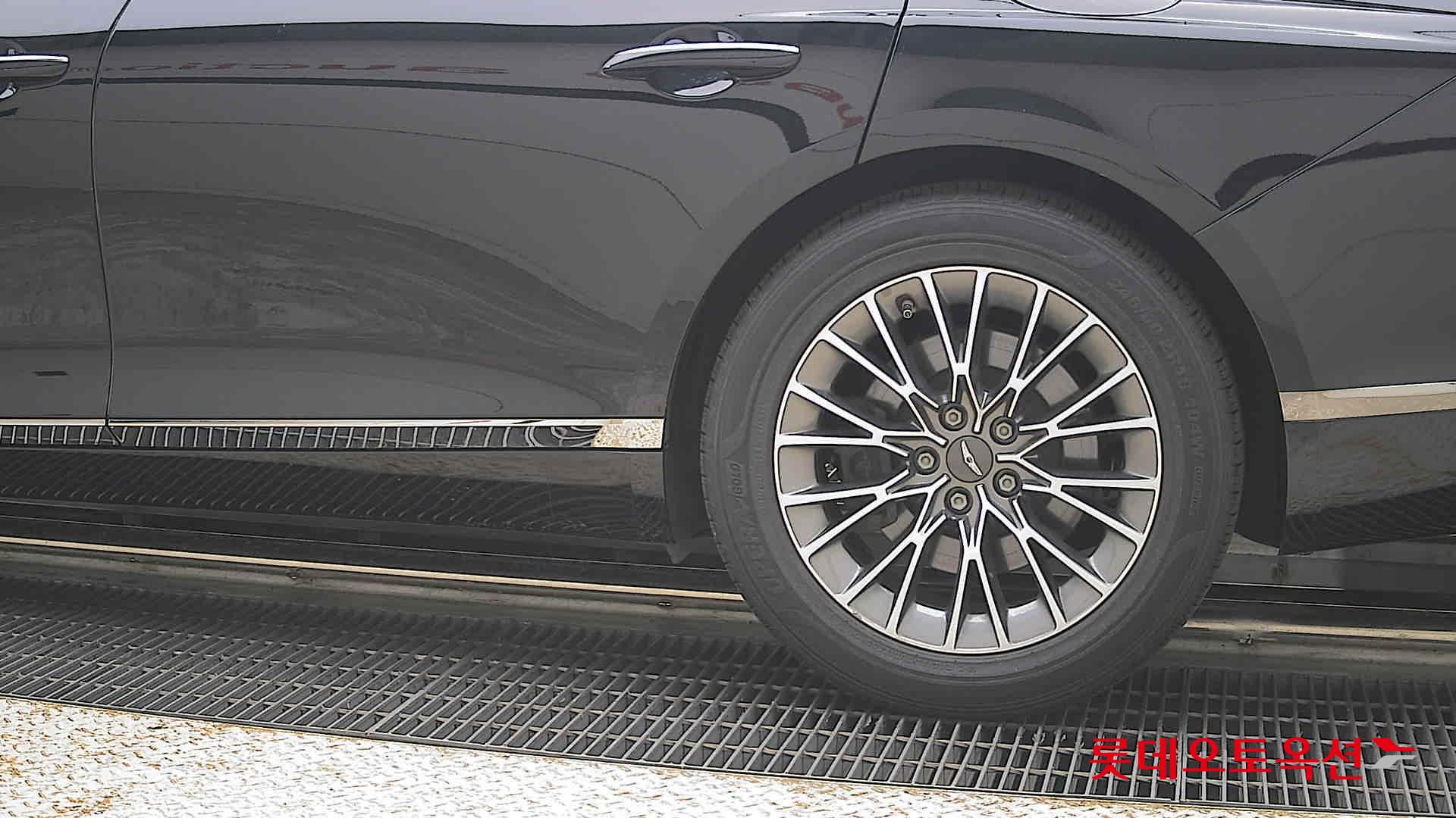 Genesis G80 - 26
