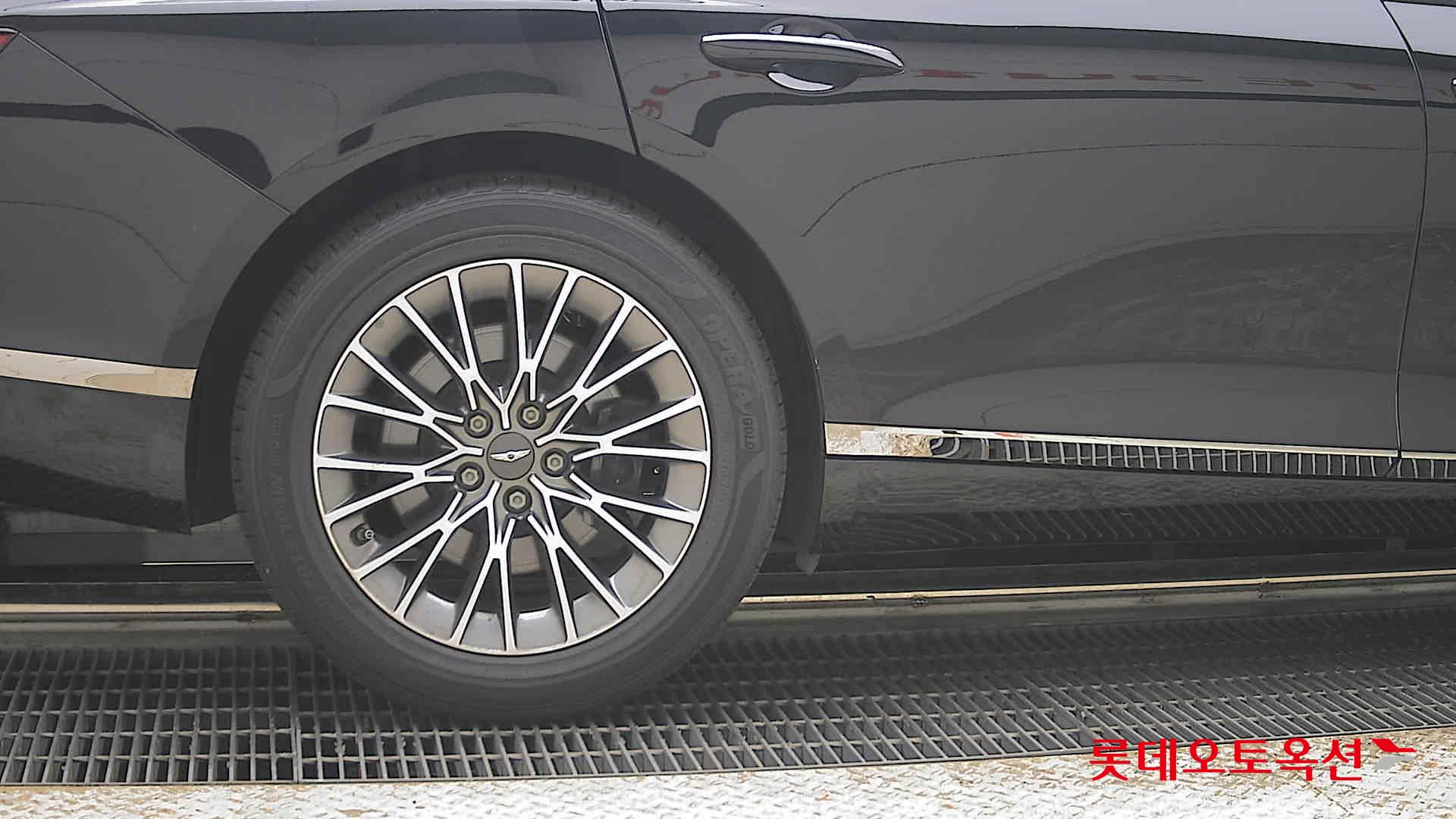 Genesis G80 - 28