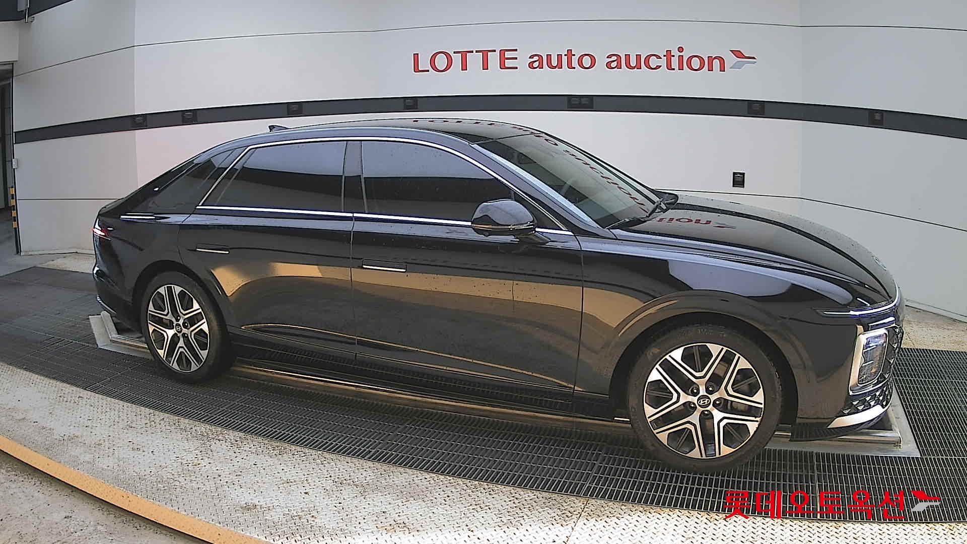 Hyundai Grandeur - 22