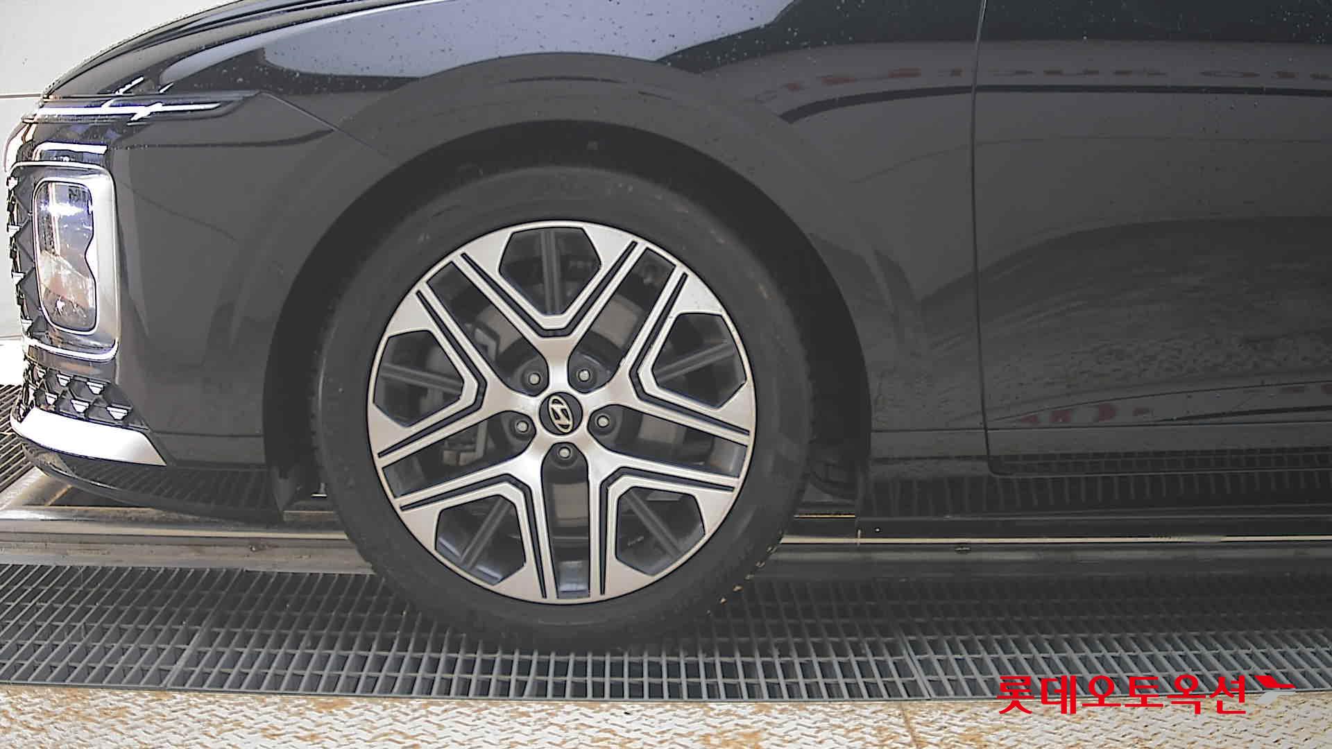 Hyundai Grandeur - 25