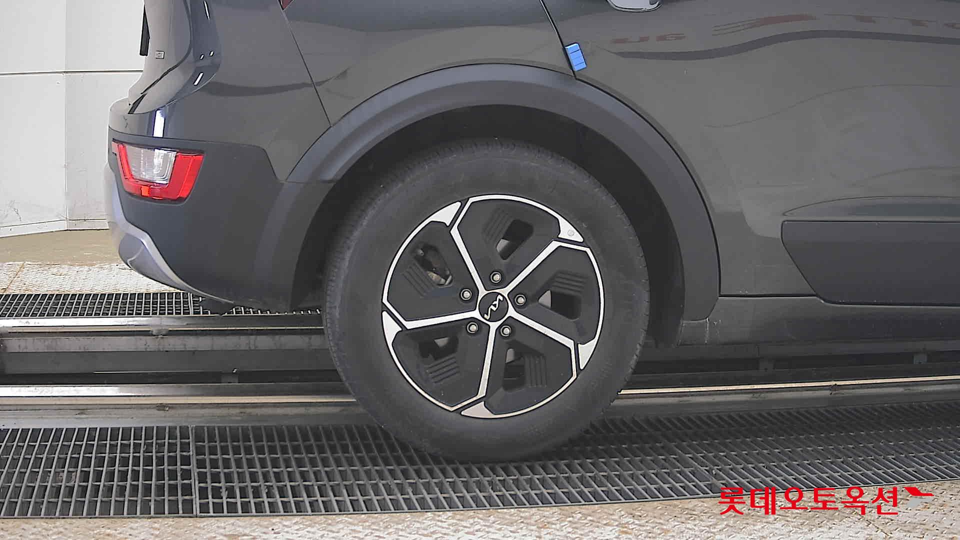 Kia Niro - 28