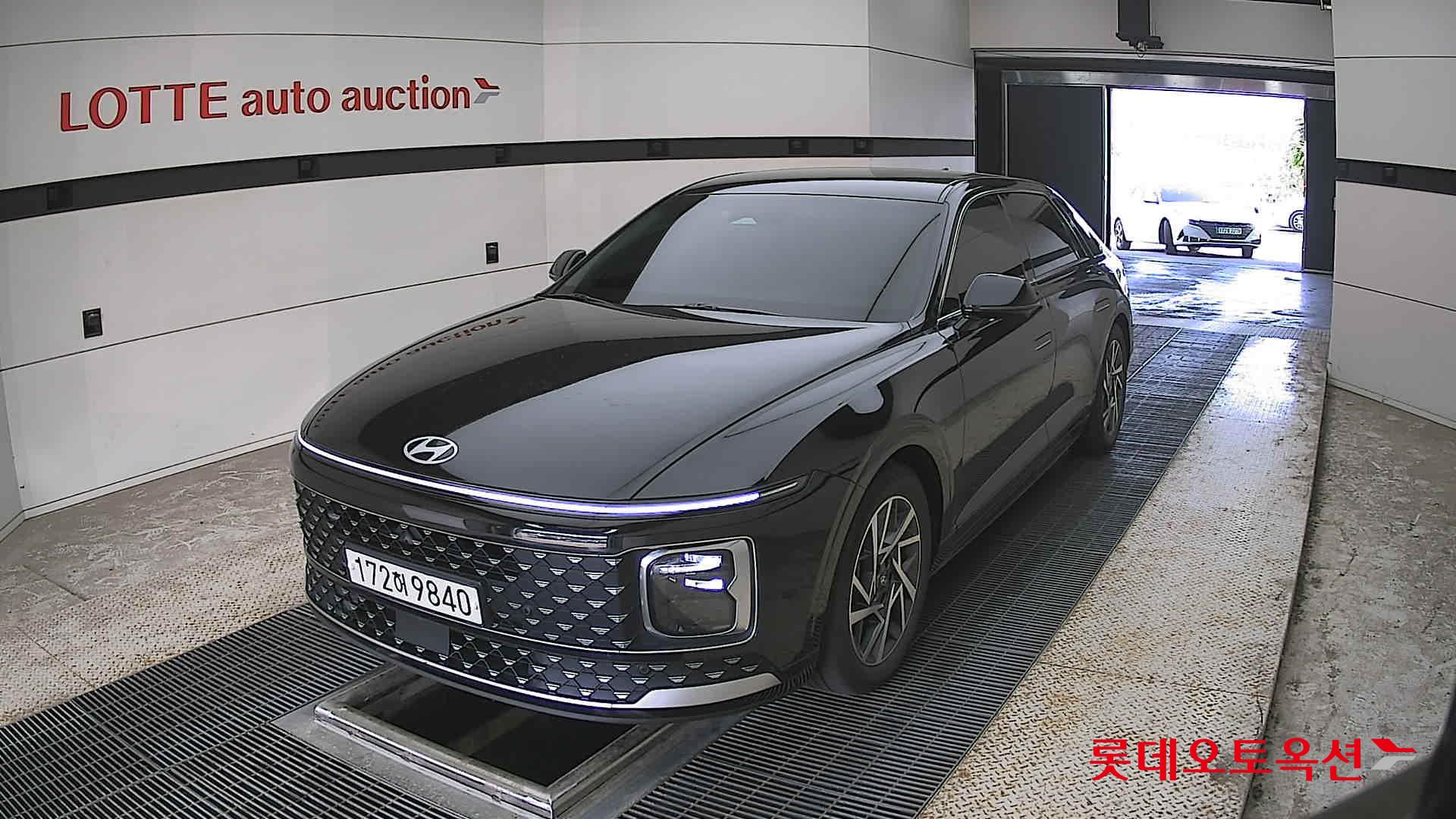 Hyundai Grandeur - 10