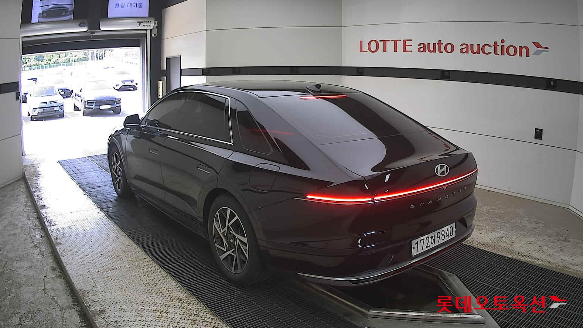 Hyundai Grandeur - 4
