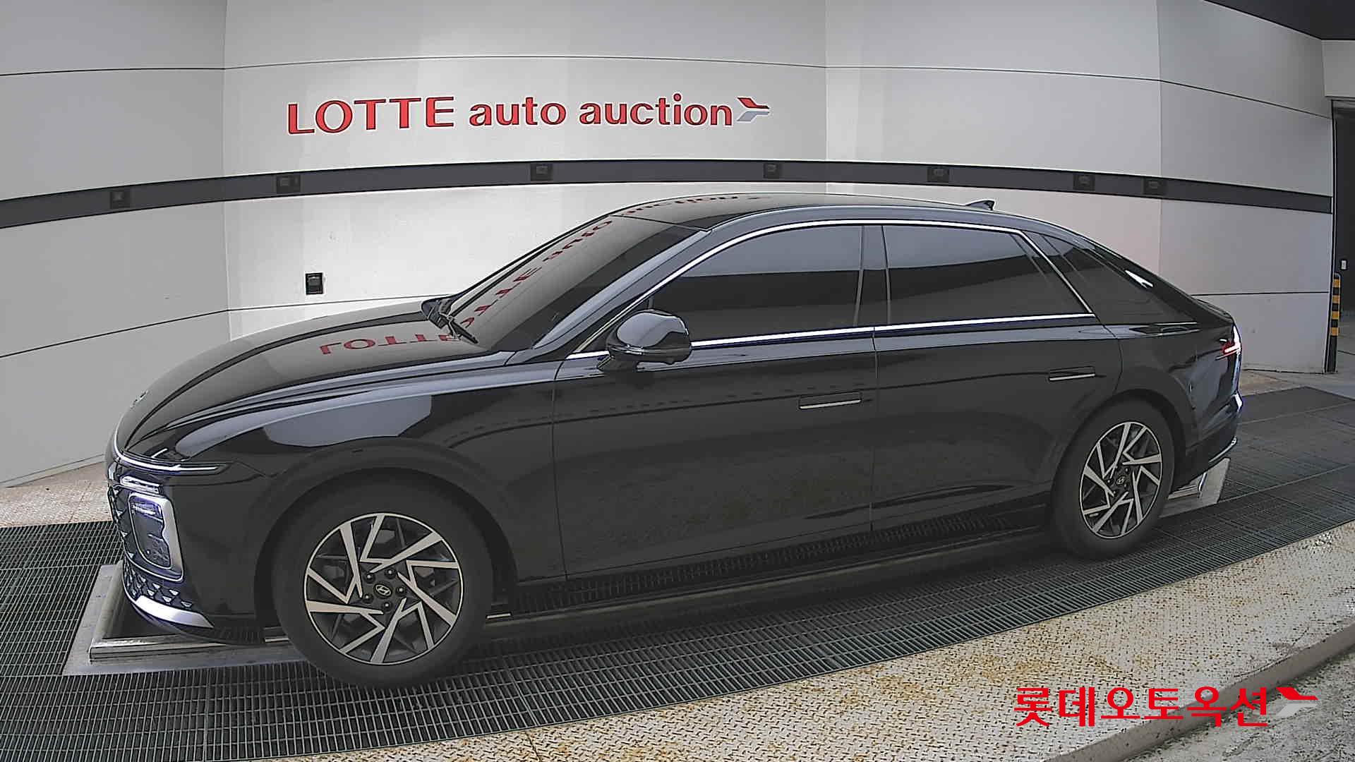 Hyundai Grandeur - 12