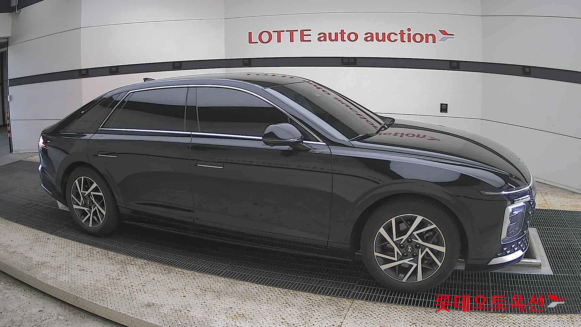Hyundai Grandeur - 22