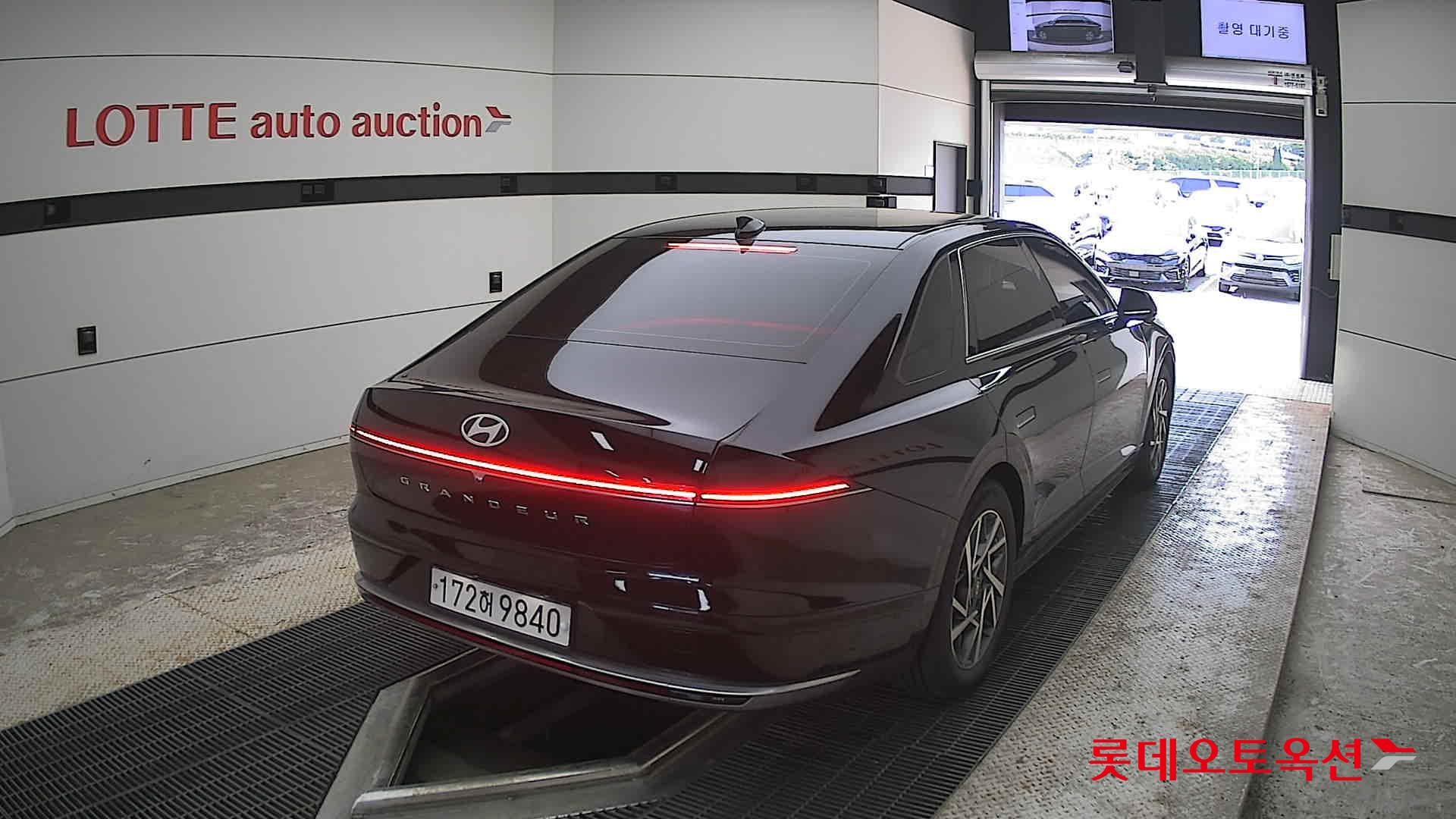 Hyundai Grandeur - 18