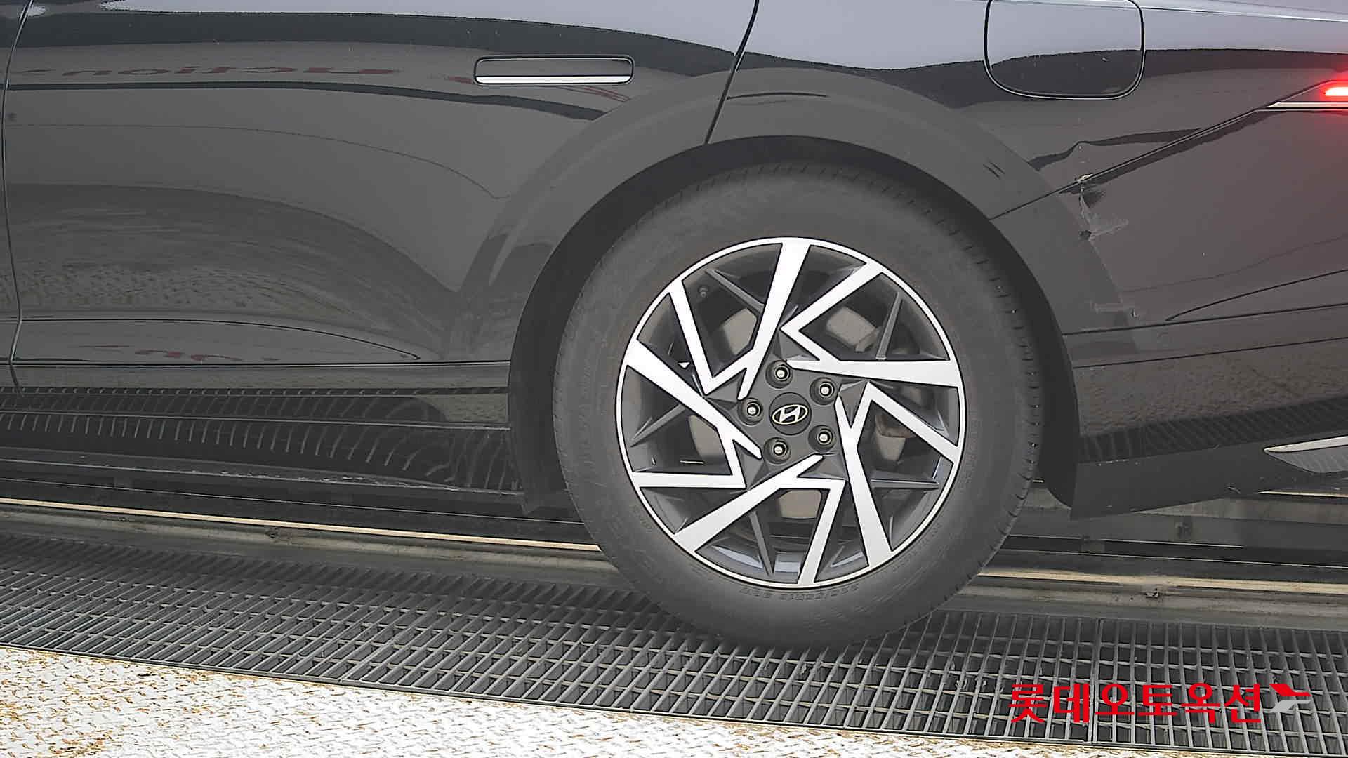 Hyundai Grandeur - 26