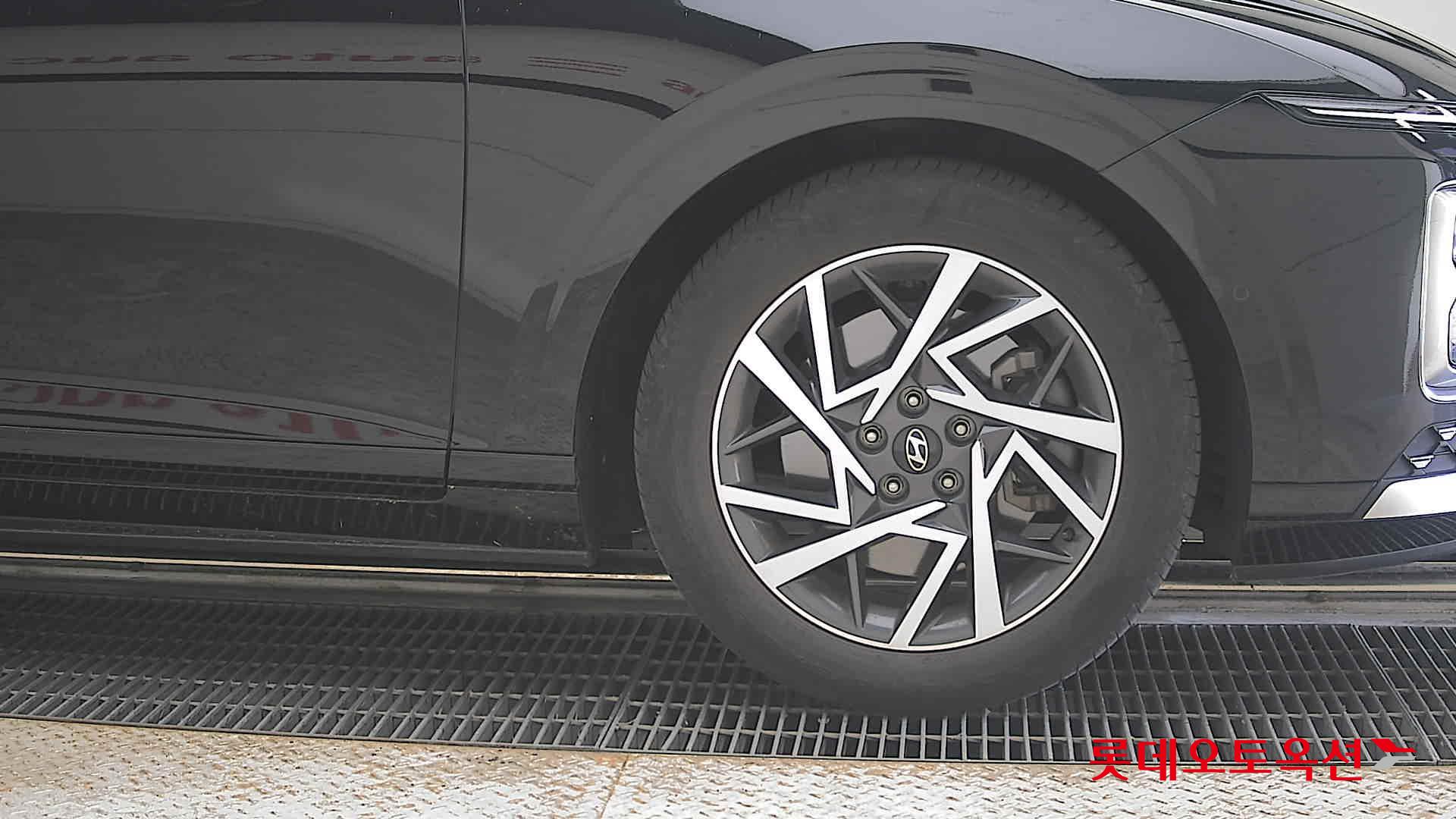 Hyundai Grandeur - 27