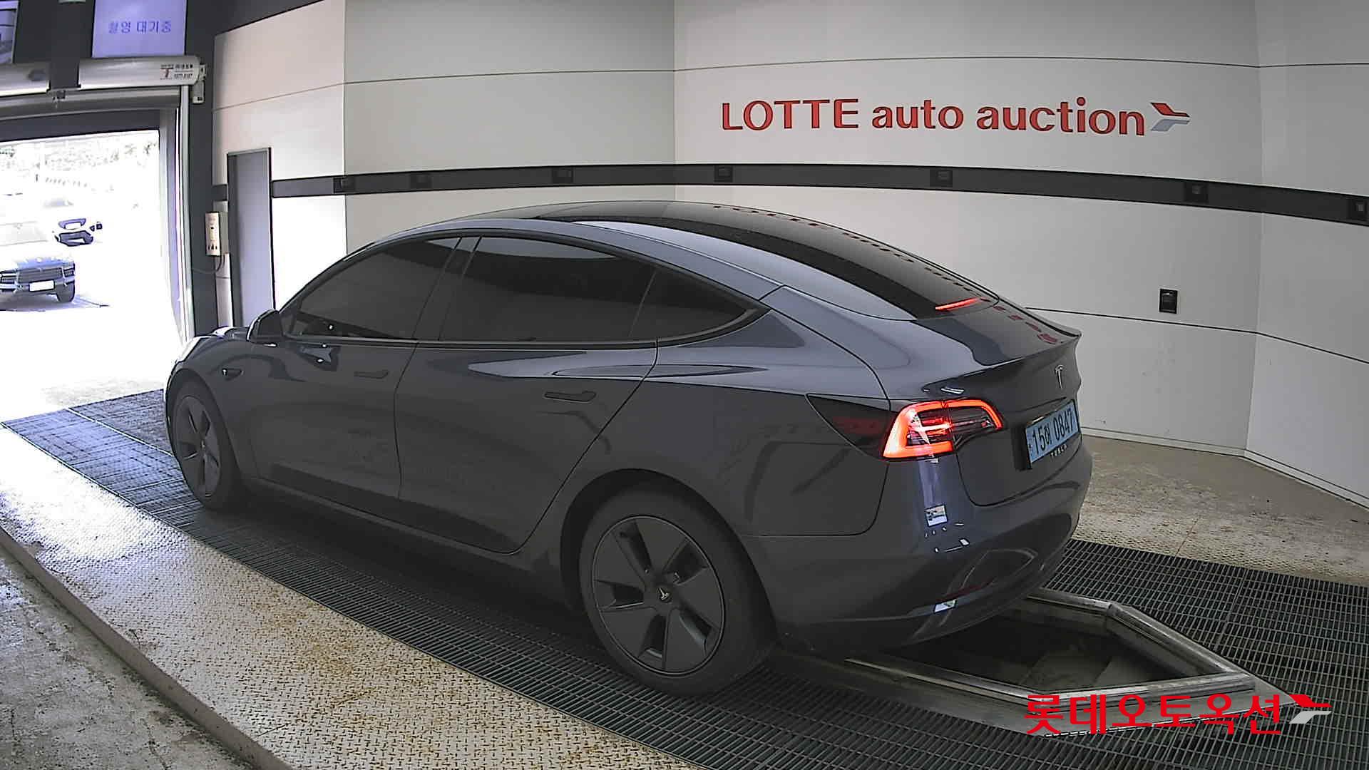 TESLA Model 3 - 15