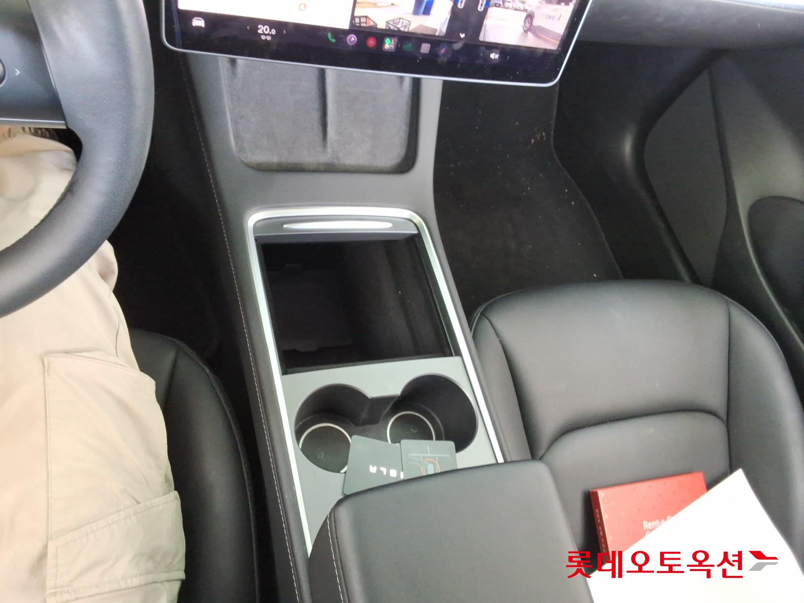 TESLA Model 3 - 34