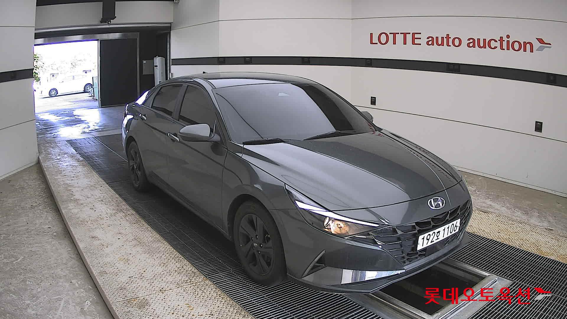 Hyundai Elantra - 6