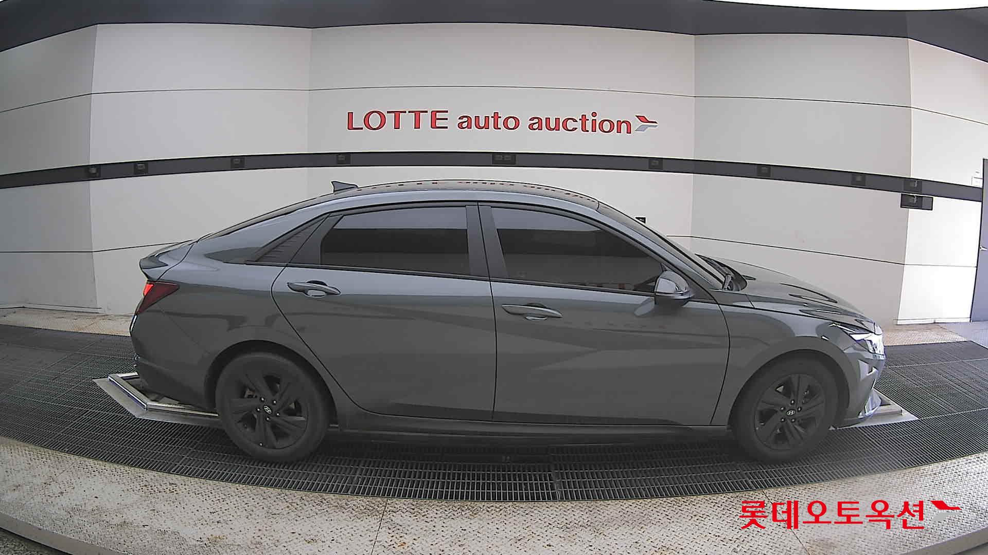 Hyundai Elantra - 21