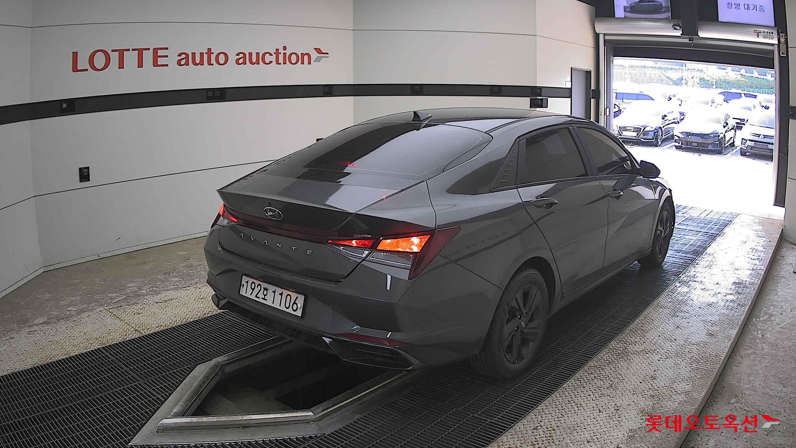 Hyundai Elantra - 5