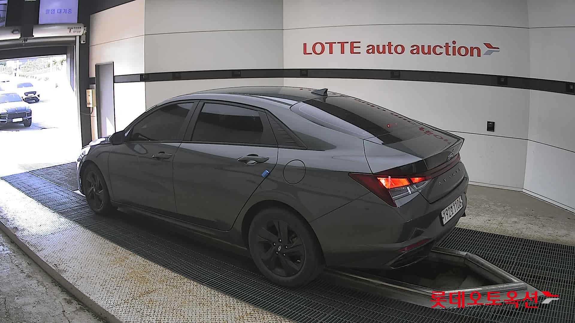 Hyundai Elantra - 15