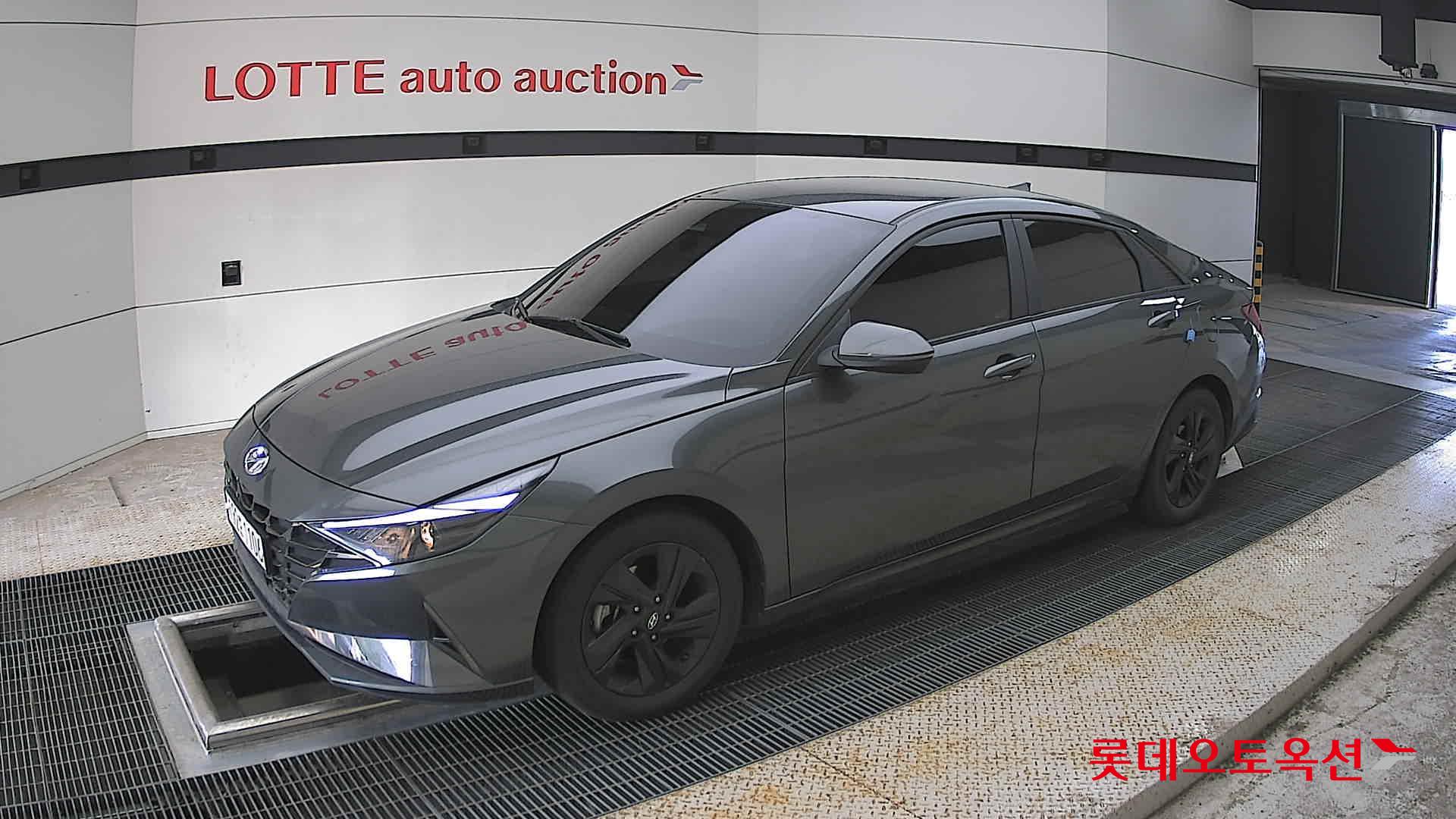 Hyundai Elantra - 11