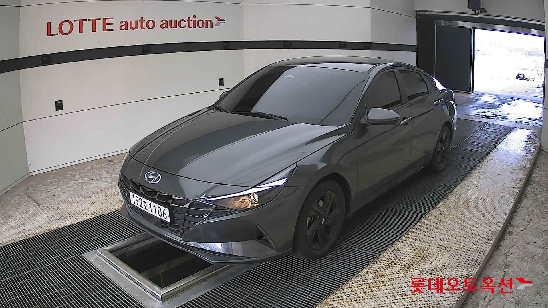 Hyundai Elantra - 3