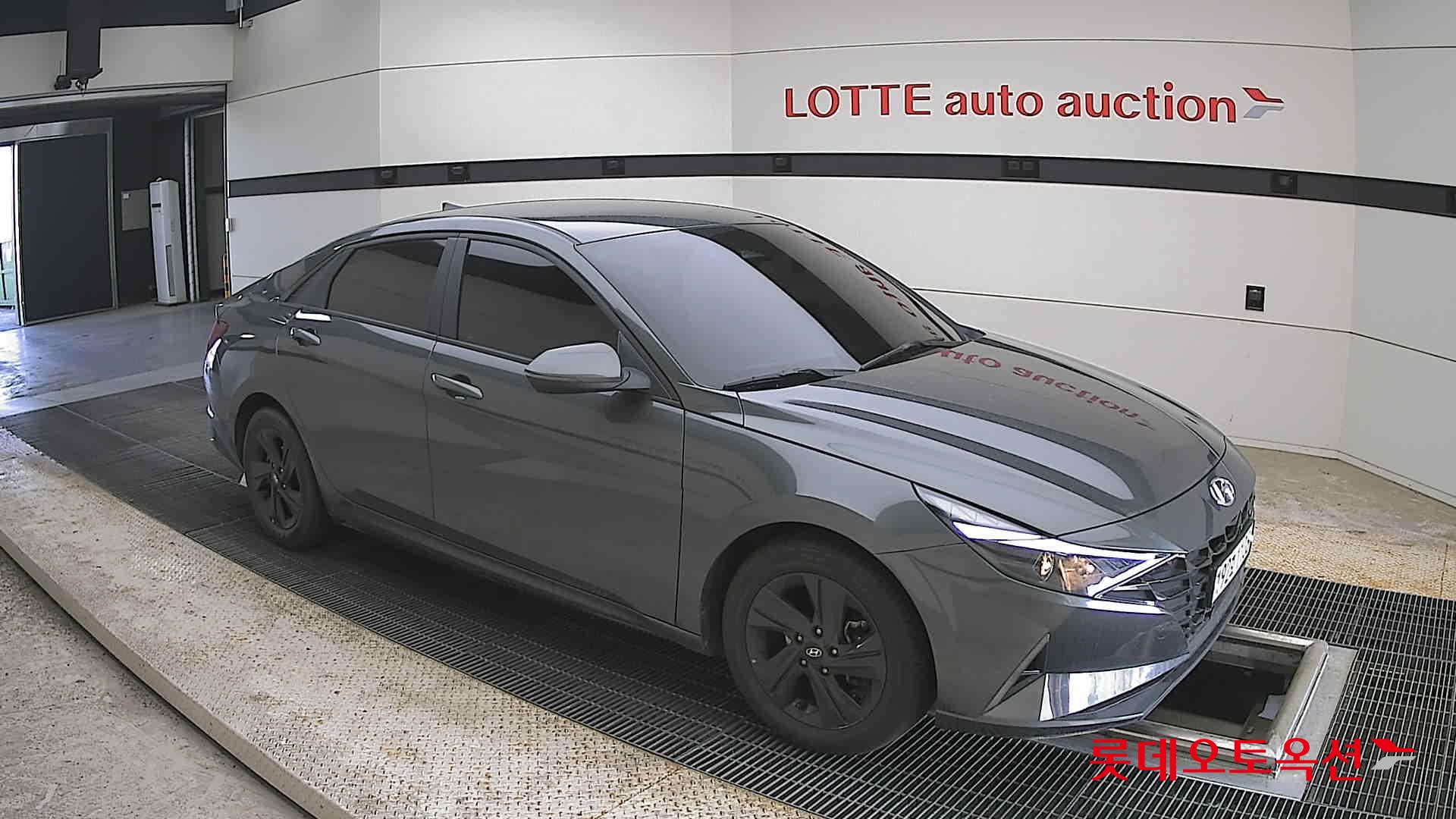 Hyundai Elantra - 23