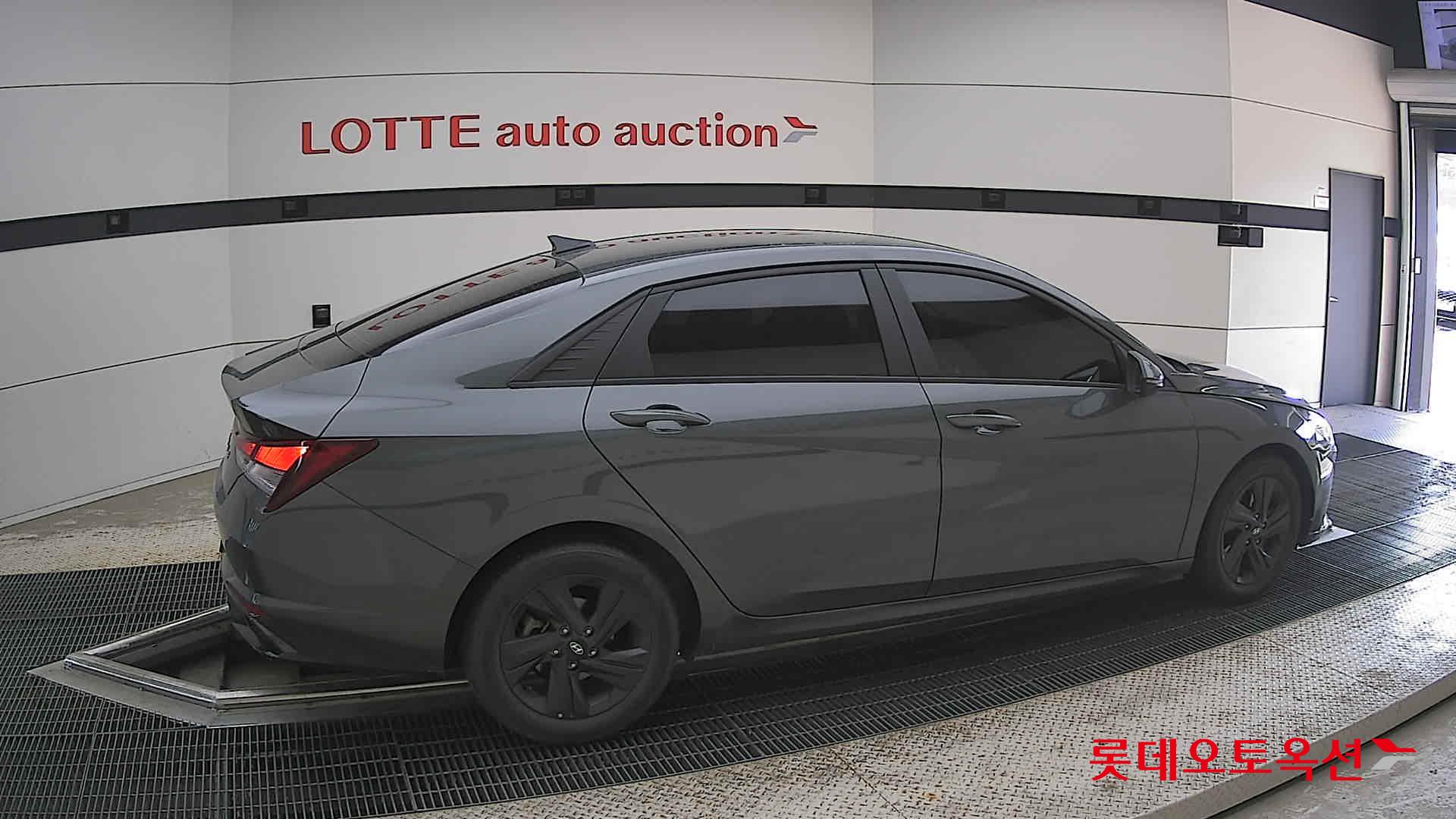 Hyundai Elantra - 20