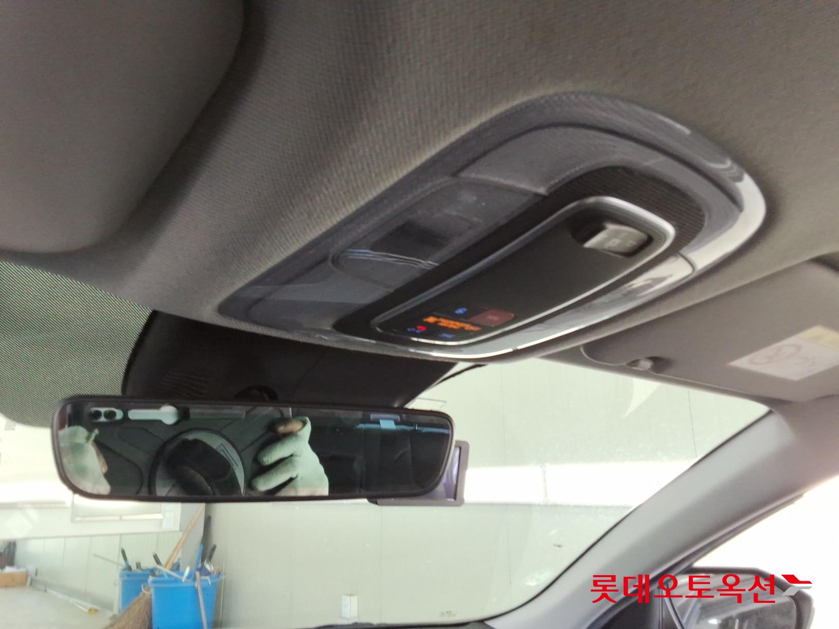 Hyundai Elantra - 31