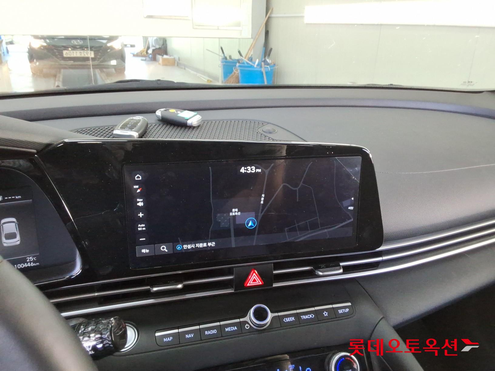 Hyundai Elantra - 32