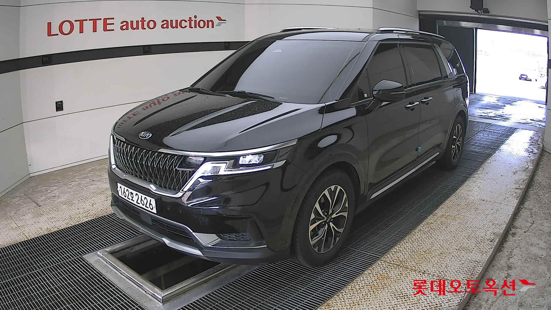 Kia Carnival - 3
