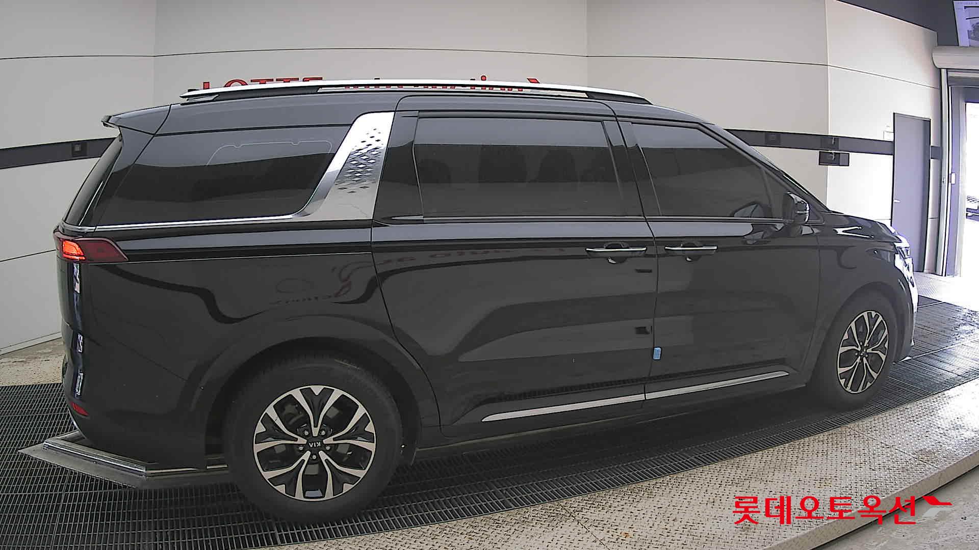 Kia Carnival - 20