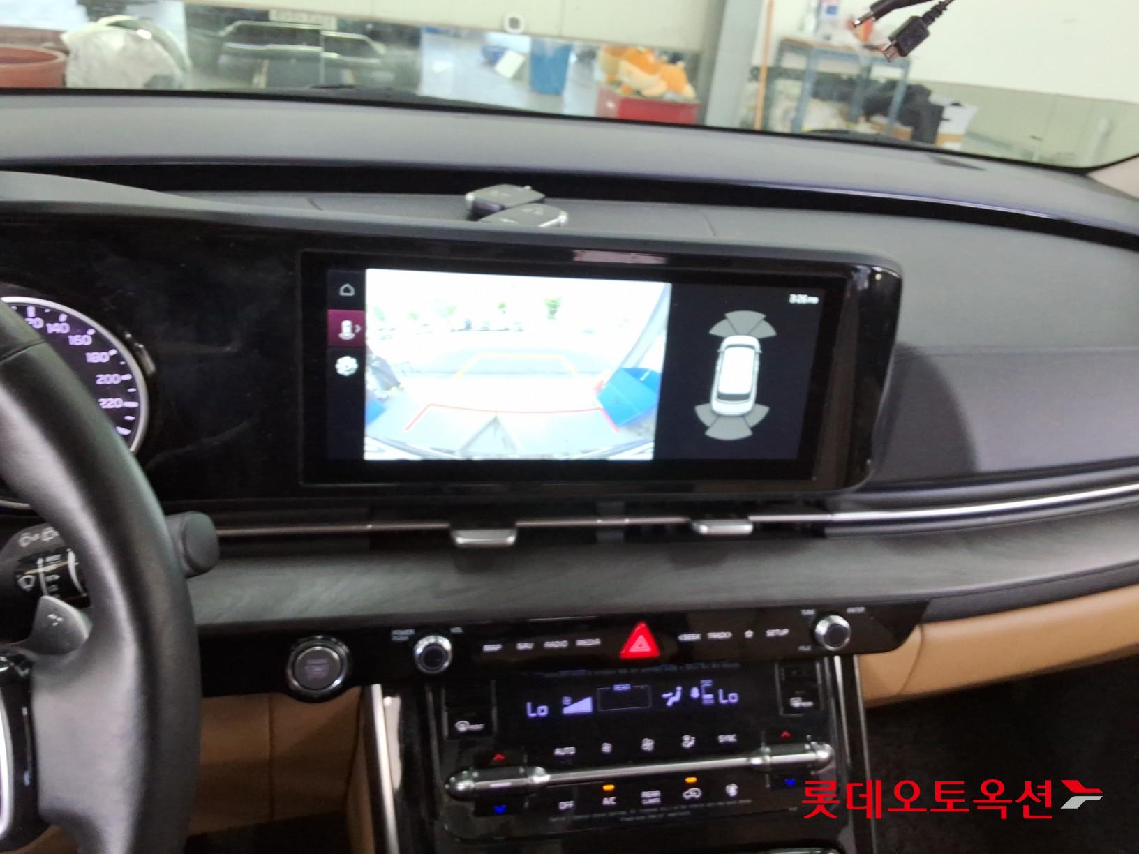 Kia Carnival - 34