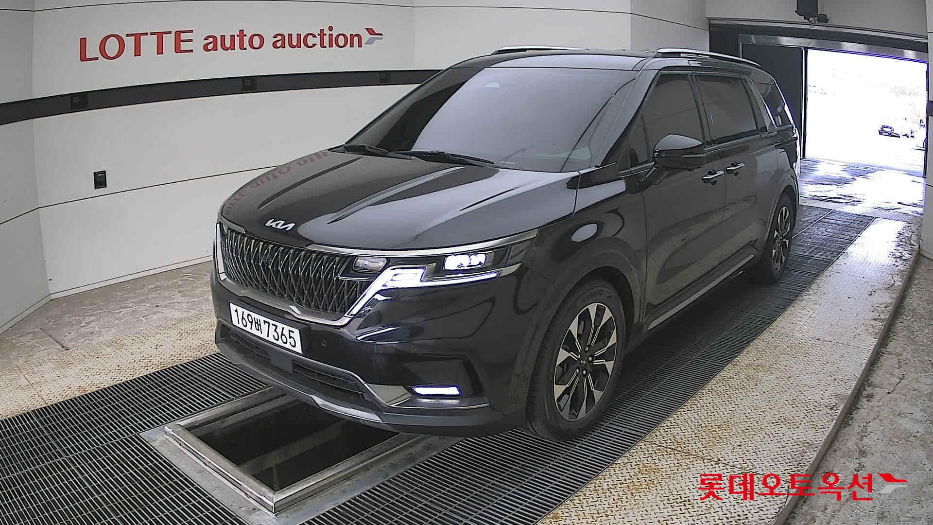 Kia Carnival - 3